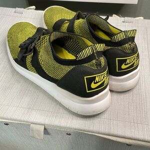 Nike Men's Air Sockracer Flyknit Running Shoes Size 10.5 Yellow Strike